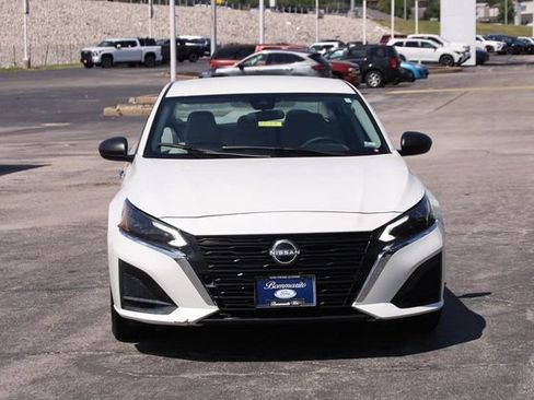 Used 2025 Nissan Altima 2.5 SV FWD image 4