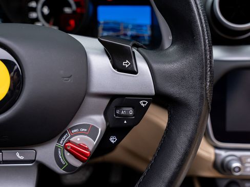 Used 2019 Ferrari Portofino Base image 54