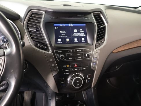 Used 2017 Hyundai Santa Fe Limited image 5