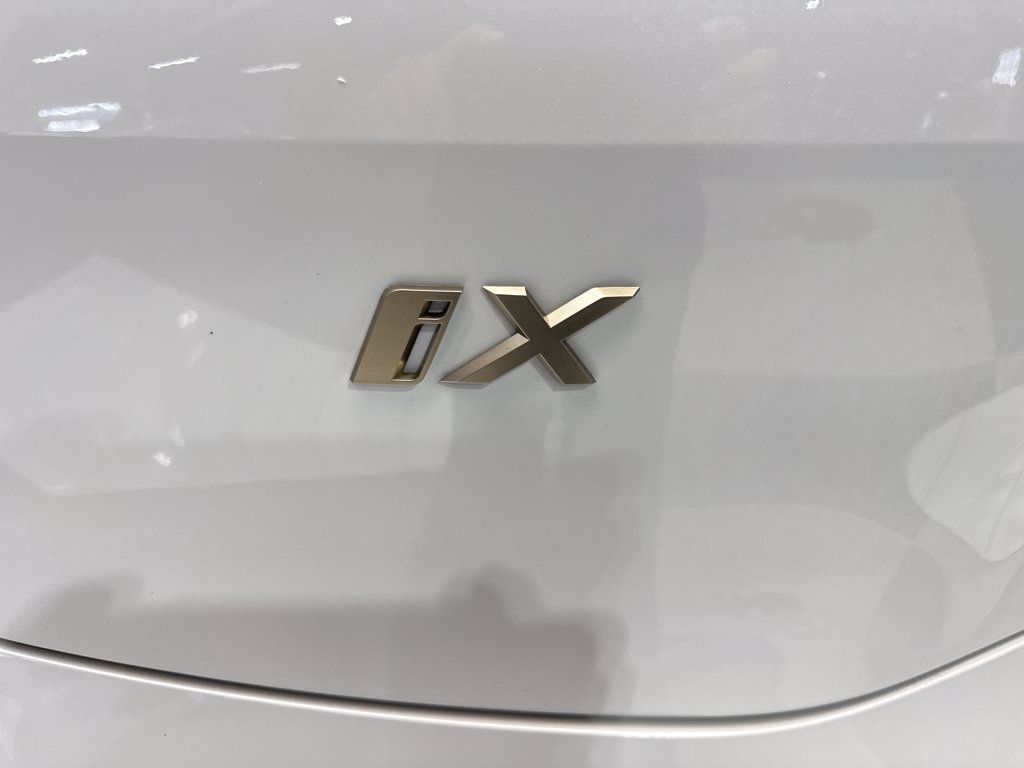 Used 2024 BMW iX xDrive50 w/ Premium Package AWD/4WD image 24