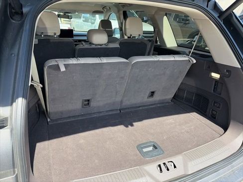 Used 2023 Lincoln Aviator AWD image 4