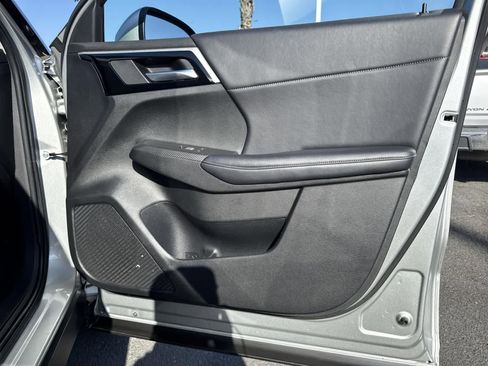 Used 2024 Mitsubishi Outlander SE image 38