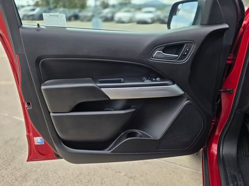 Used 2016 Chevrolet Colorado LT w/ LT Convenience Package image 17