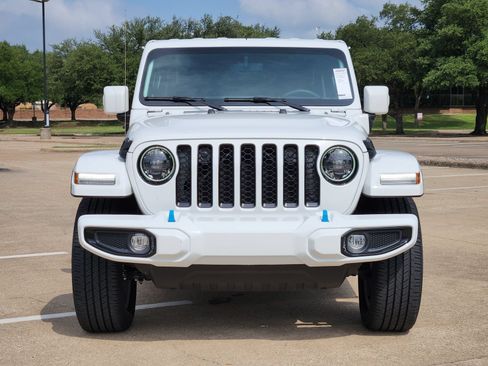 Used 2023 Jeep Wrangler Unlimited Sahara AWD/4WD image 7