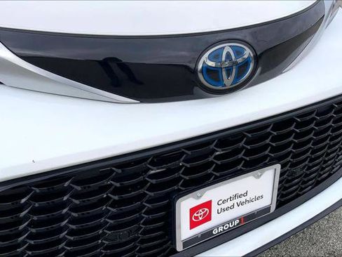 Certified 2024 Toyota Sienna XSE image 29