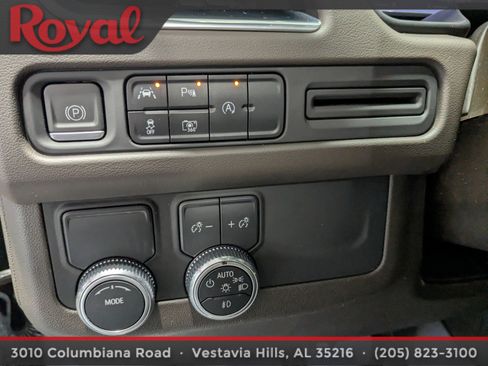 Used 2023 GMC Yukon XL SLT w/ SLT Premium Package image 23