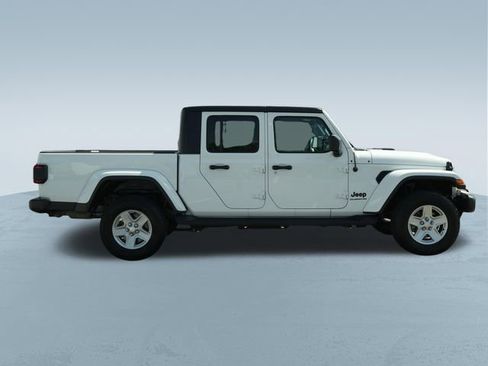 Used 2022 Jeep Gladiator Sport AWD/4WD image 10