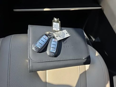 Used 2023 INFINITI QX60 Pure image 12