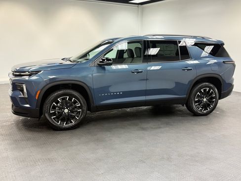 New 2026 Chevrolet Traverse LT w/ Sun and Wheel Package image 2