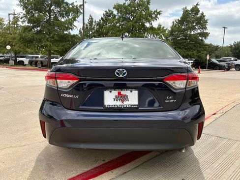 Used 2025 Toyota Corolla LE FWD image 7