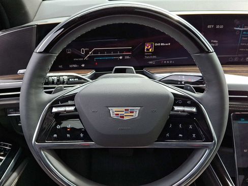 Used 2025 Cadillac Escalade Premium Luxury AWD/4WD image 22
