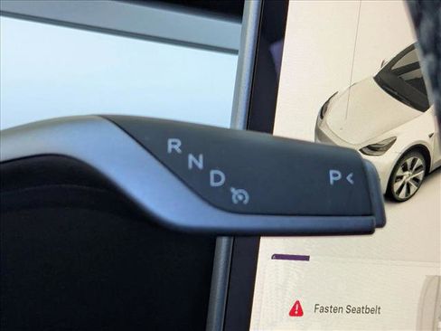 Used 2021 Tesla Model Y Long Range image 9