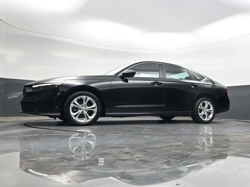 Used 2023 Honda Accord LX image 29