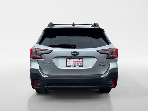 Used 2022 Subaru Outback Premium image 5