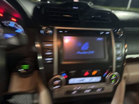 Used 2012 Toyota Camry XLE w/ Leather Pkg image 13