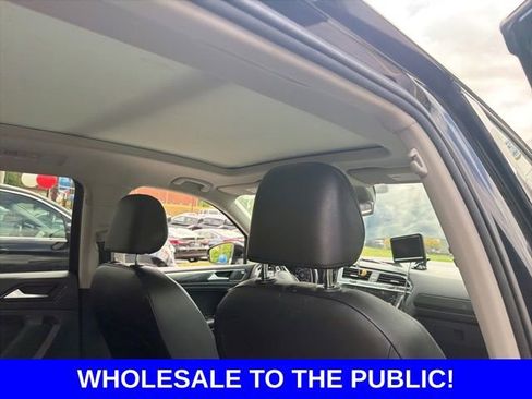 Used 2018 Volkswagen Tiguan SEL Premium FWD image 14