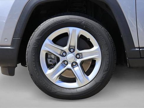 Used 2023 Jeep Compass Latitude w/ Convenience Group AWD/4WD image 9