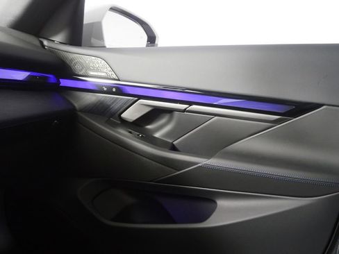 Used 2025 BMW i5 eDrive40i w/ M Sport Package image 28