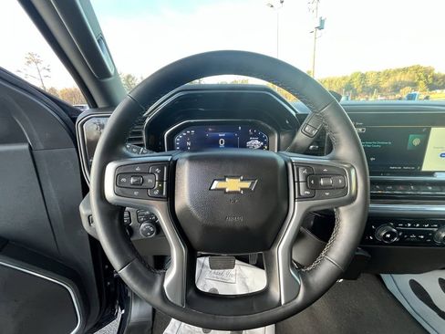 Used 2024 Chevrolet Silverado 1500 LT image 2