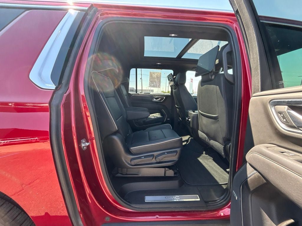 Used 2021 GMC Yukon XL SLT w/ SLT Luxury Plus Package AWD/4WD image 41
