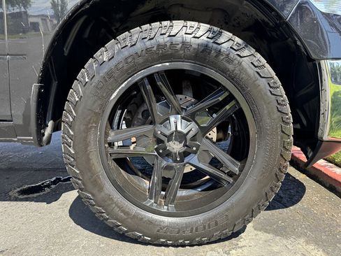 Used 2017 RAM 1500 Classic SLT image 29