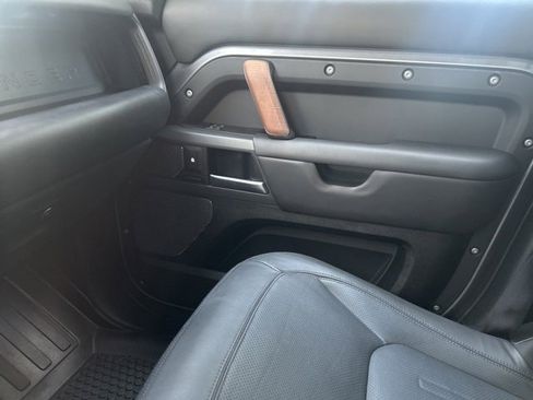 Used 2023 Land Rover Defender 110 X image 24