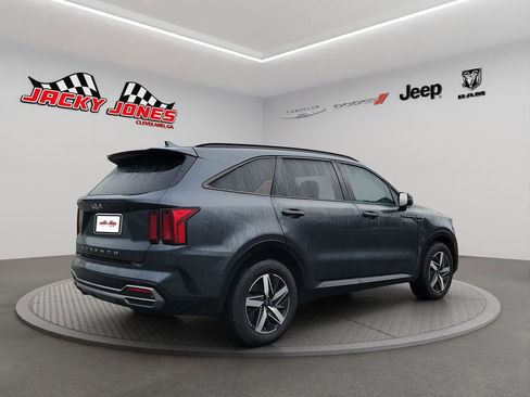 Used 2022 Kia Sorento S w/ Panoramic Sunroof Package image 11