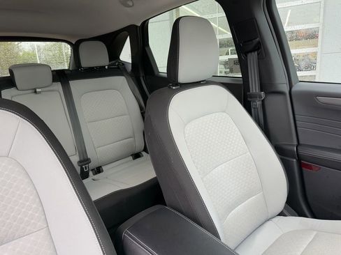 Used 2025 Ford Escape Active w/ Cold Weather Package FWD image 28