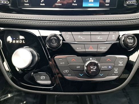 New 2026 Chrysler Pacifica Select w/ S Appearance Package FWD image 22