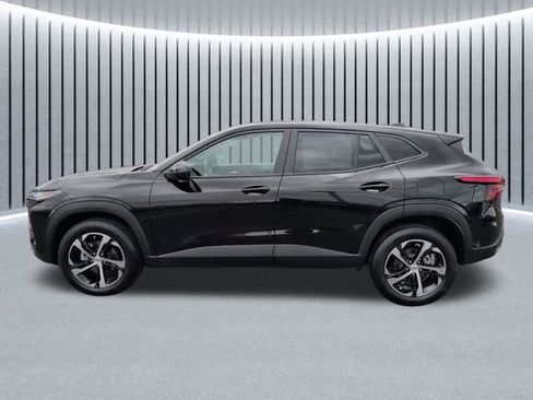 Certified 2025 Chevrolet Trax RS w/ Driver Confidence Package FWD image 10