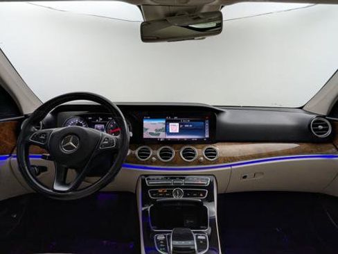 Used 2018 Mercedes-Benz E 300 image 22