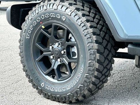 New 2026 Jeep Gladiator Sport image 11