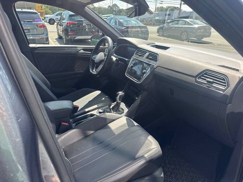 Used 2024 Volkswagen Tiguan SE R-Line AWD/4WD image 7