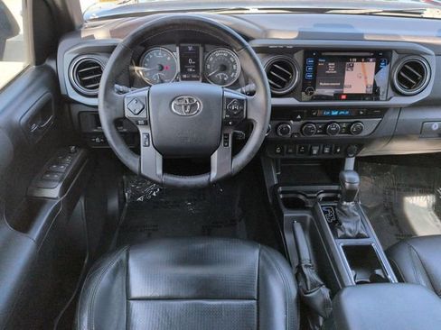 Used 2019 Toyota Tacoma TRD Sport AWD/4WD image 16