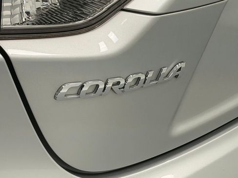 Used 2020 Toyota Corolla LE image 5