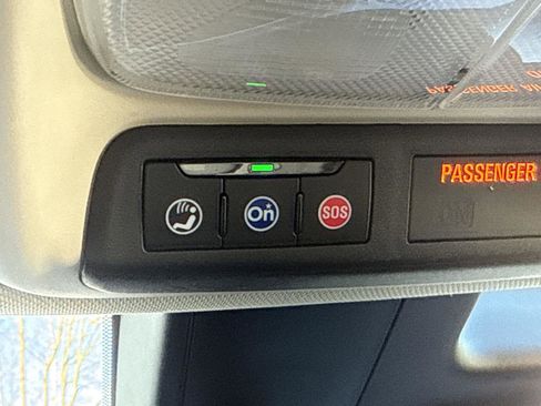 Used 2025 Buick Encore GX Avenir w/ Avenir Technology Package image 21