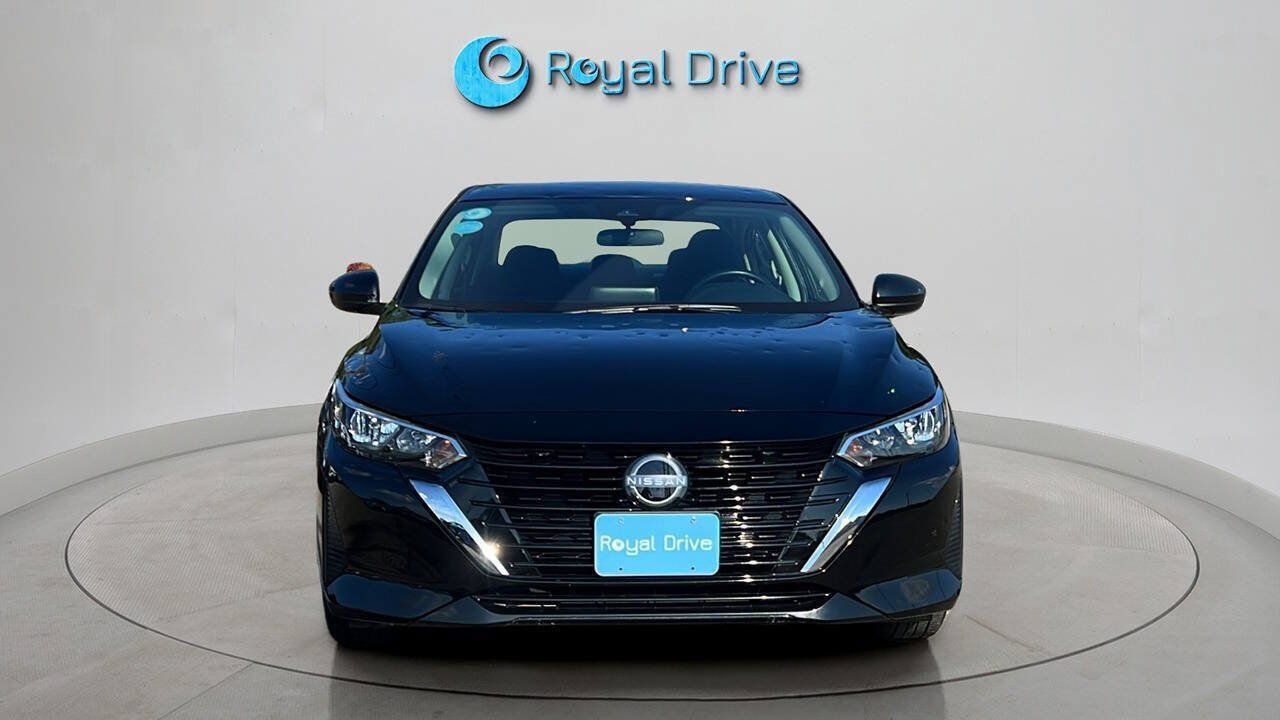 Used 2025 Nissan Sentra SV FWD image 9