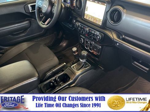 Used 2022 Jeep Gladiator Sport AWD/4WD image 15