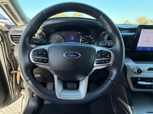 Used 2021 Ford Explorer XLT w/ Equipment Group 202A AWD/4WD image 24