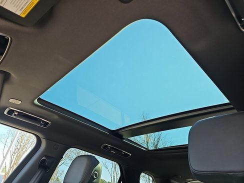 Certified 2025 Land Rover Range Rover Sport image 30