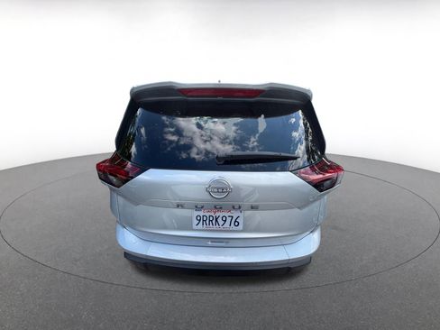 Used 2025 Nissan Rogue SV FWD image 6