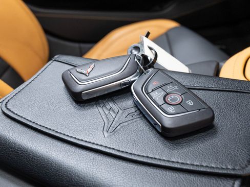 Used 2022 Chevrolet Corvette Stingray Preferred Cpe w/ Z51 Performance Package RWD image 70
