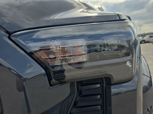 Used 2025 Toyota Tacoma SR5 image 29