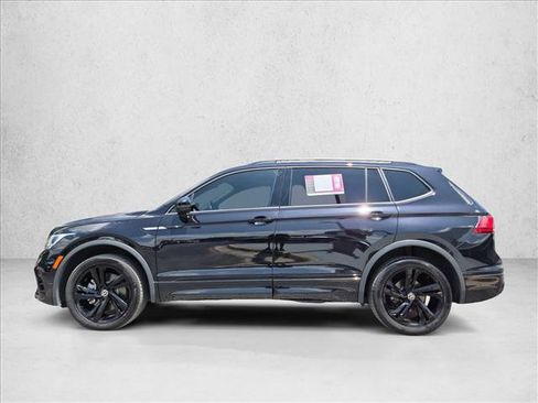 Used 2023 Volkswagen Tiguan SE R-Line FWD image 9