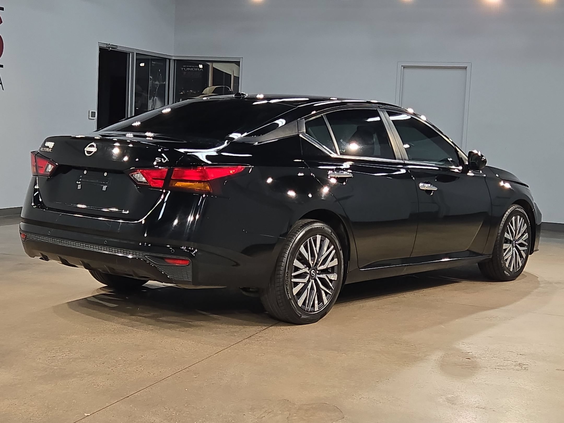 Used 2023 Nissan Altima 2.5 SV FWD image 7
