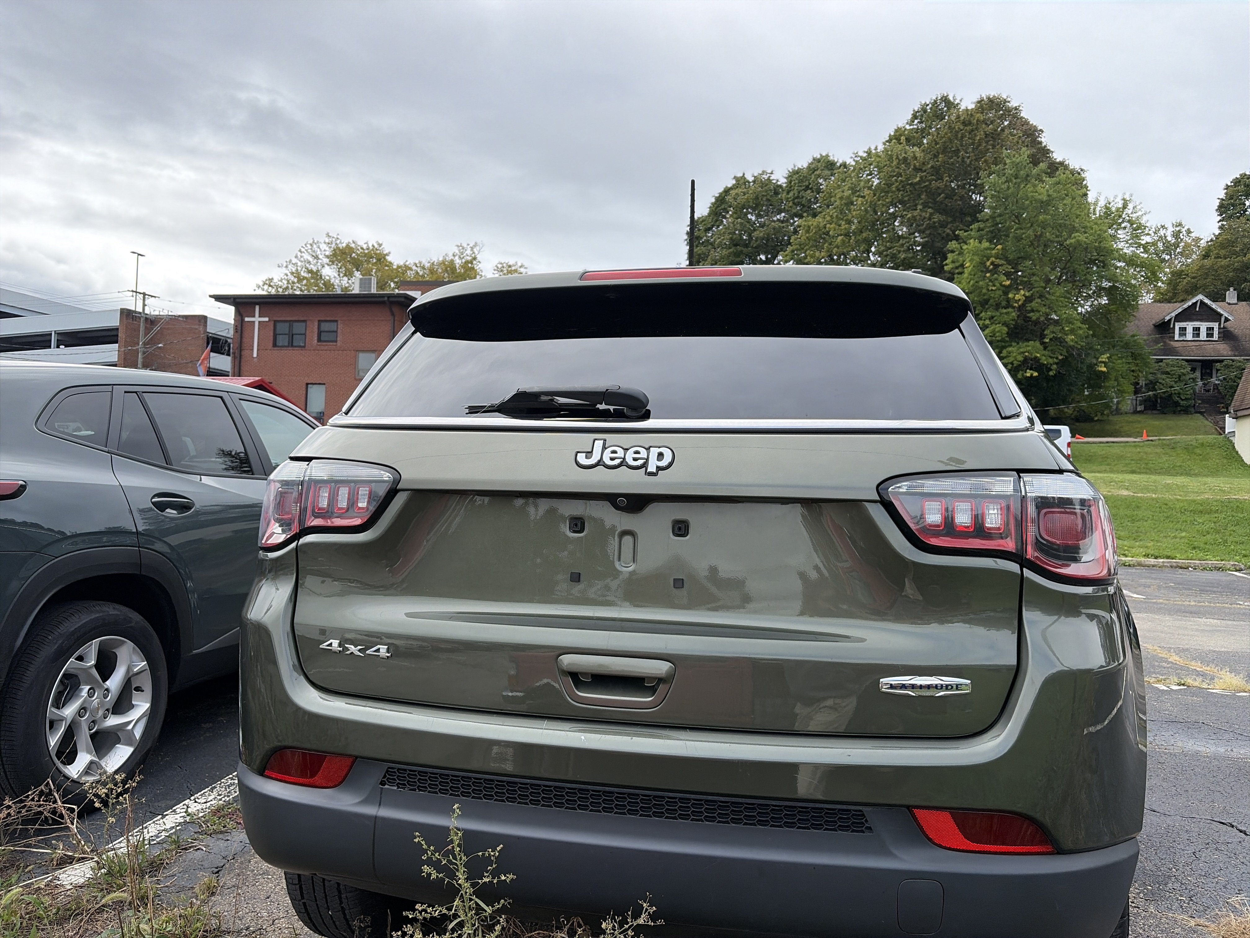 Used 2018 Jeep Compass Latitude w/ Cold Weather Group AWD/4WD image 8
