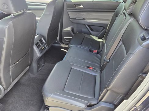 Used 2022 Volkswagen Atlas SE FWD image 11