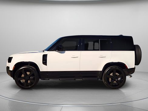 New 2026 Land Rover Defender 110 X-Dynamic SE AWD/4WD image 2
