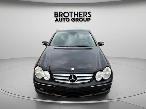 Used 2009 Mercedes-Benz CLK 350 Coupe image 3