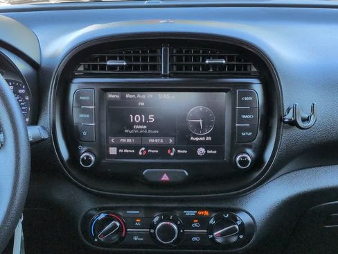 Used 2022 Kia Soul LX w/ Technology Package FWD image 17